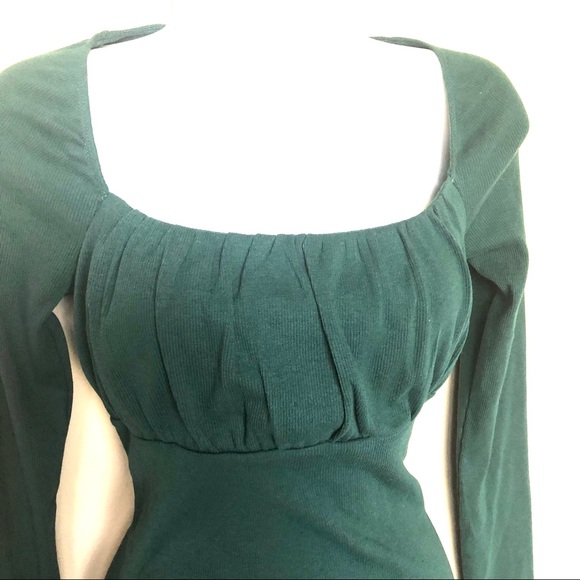 Cute green body fitted long sleeve mini skirt - Picture 4 of 4